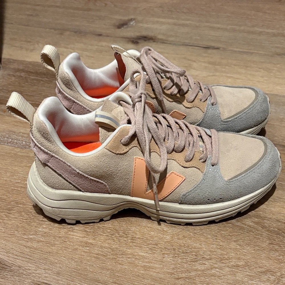 VEJA Women's Venturi Shoes